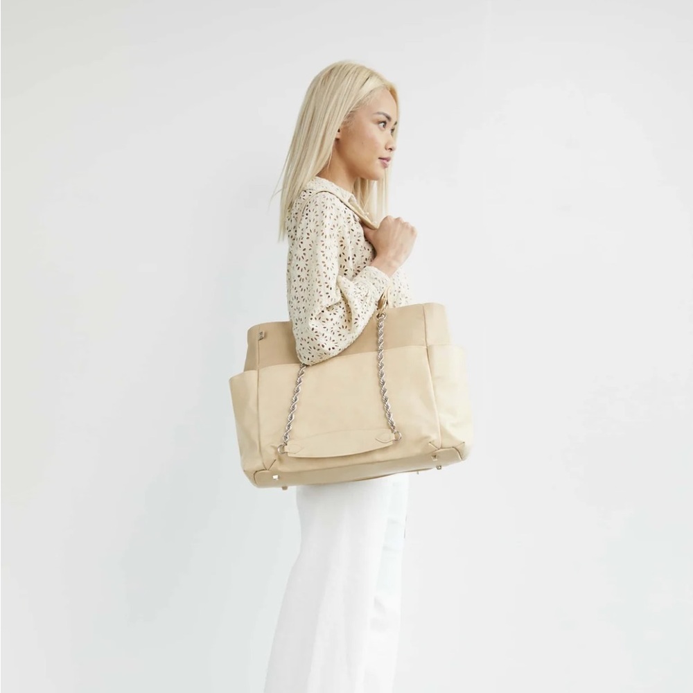 Beis diaper bag in beige